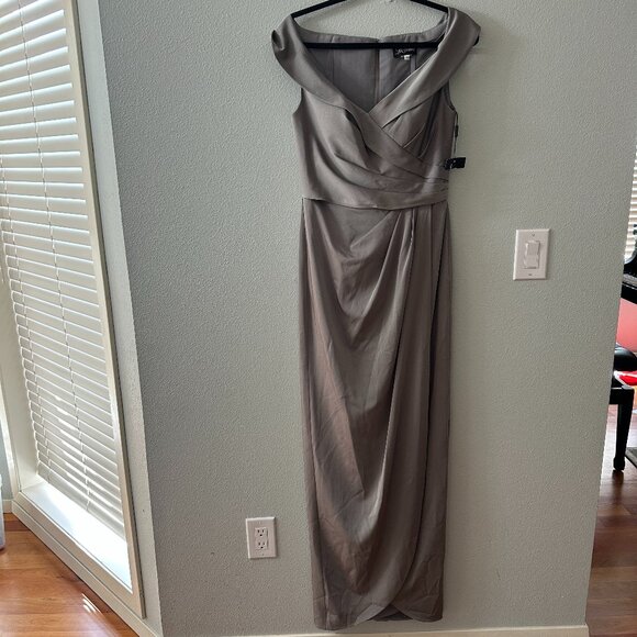 La Femme Pewter Gray Formal Gown 6 Mother of Bride Off Shoulder Column - Picture 1 of 6